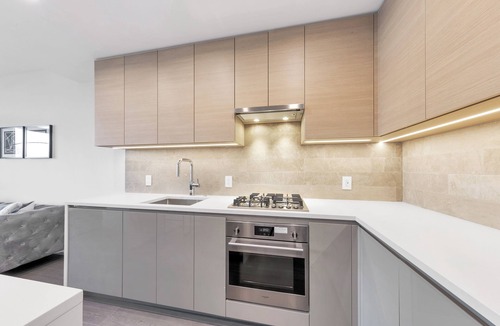 Burnaby Apartment | D9 - Modern 1-Bedroom at Gilmore with Luxurious Amenities