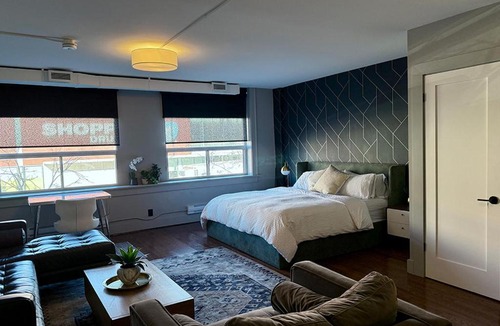 Riverdale Hotel | Danforth Hotel