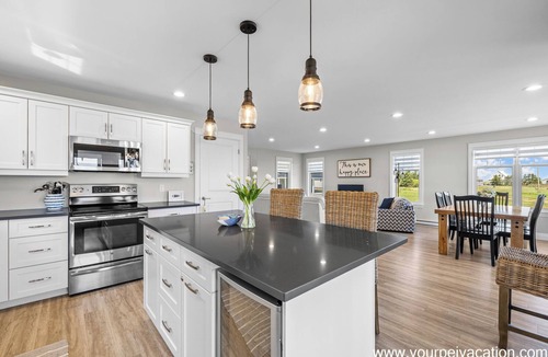 Darnley Cottage | Darnley cottage, walk to beach, 4br/2.5 bth