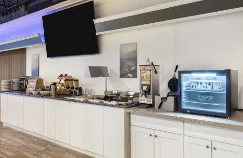 Sudbury Hotel | Days Inn by Wyndham Sudbury & Conference Centre