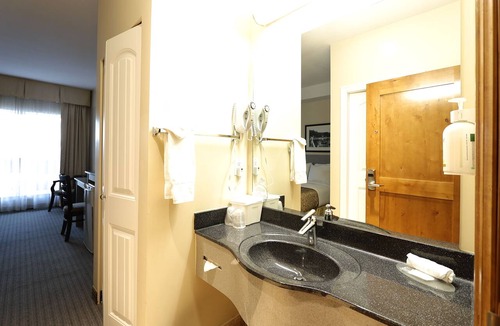 Surrey Hotel | Days Inn by Wyndham Surrey