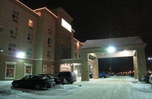 Leduc Hotel | Days Inn & Suites by Wyndham Edmonton Airport