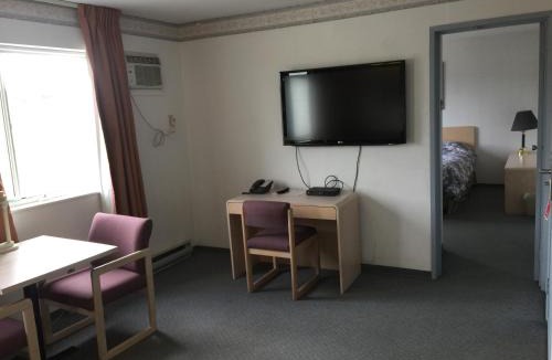 Dawson Creek Hotel | DC Lodge