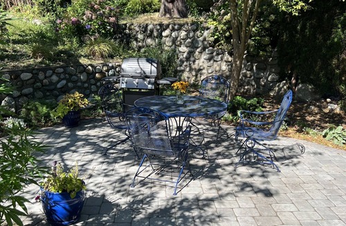 Dollarton House | Deep Cove Sanctuary by the Sea!