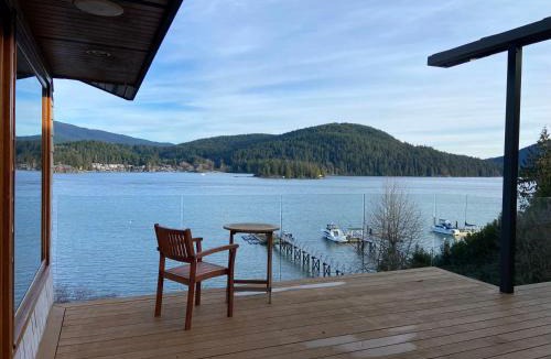 Dollarton Villa | Deep Cove Stunning Waterfront Whole House