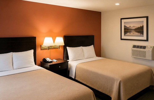 Owego Hotel | Deep Well Motel