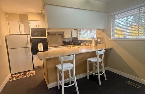 Delta House | DELTA HIDEAWAY 3 BED 1 BATH SUNSHINE HILLS
