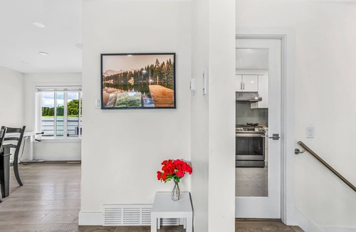 Delta House | Delta Modern 3BR Home · Minutes to Vancouver & YVR