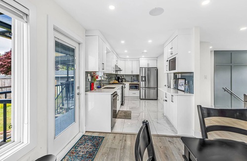 Delta House | Delta Modern 3BR Home · Minutes to Vancouver & YVR