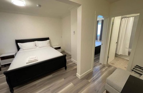 Radium Hot Springs Hotel | Deluxe Queen Suite in Awe-Inspiring Radium
