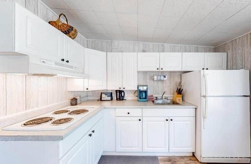 Wasaga Beach House | Dockhouse at Evergreen Resort in Wasaga Beach