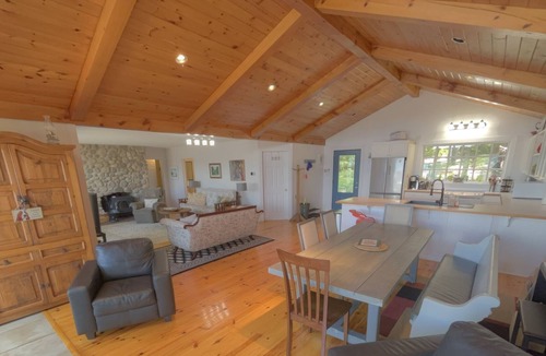 Rideau Lakes House | Dockview Splendour on Opinicon Lake