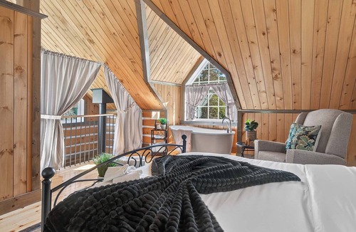 Saint-Alexis-des-Monts Hotel | Domaine Riviere Sacacomie