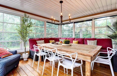 La Minerve Ski Chalet | Domaine Waterfront Spa Near Mont-Tremblant