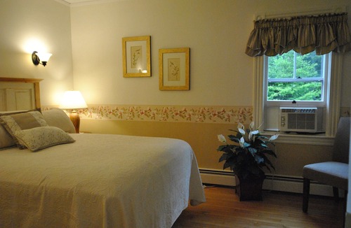 Saint Patrick Hotel | Dominion Hill Country Inn