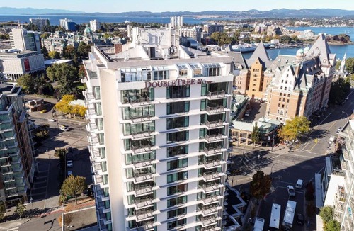 Downtown Victoria Hotel | DoubleTree by Hilton Hotel & Suites Victoria