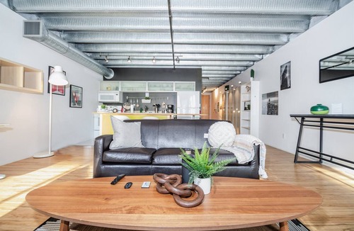 Downtown Edmonton Condo | Down Town Loft: UG Park|AC|Walk to Rogers|Balcony