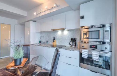 Church and Wellesley Hotel | Downtown Central Boutique Suites
