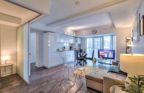 Church and Wellesley Hotel | Downtown Central Boutique Suites