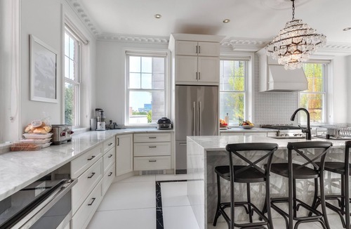 Latin Quarter House | Downtown Central Luxurious Mansion 7 Bedrooms 9000 sqft