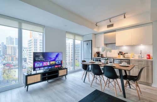 Old Town Hotel | Downtown East Hotel & Suites