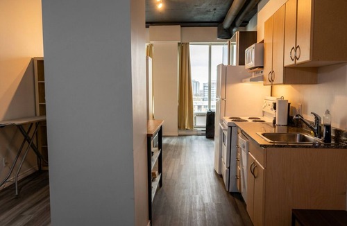 Downtown Edmonton Apartment | Downtown Edmonton Loft – Bright, Modern & Affordable