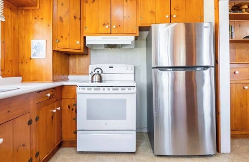 Grand Bend Cottage | DOWNTOWN GRAND BEND! steps to the step and main beach open this weekend!
