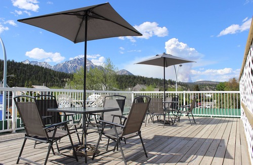 Jasper Hotel | Downtown Jasper Suite Beautiful Views