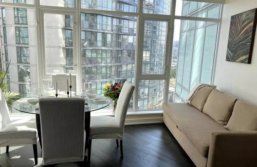 Downtown Vancouver Condo | Downtown Luxury Ocean View Condo near beach