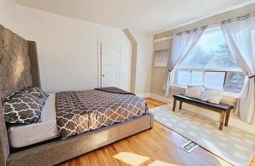 Trinity - Bellwoods Apartment | Downtown Toronto Apartments