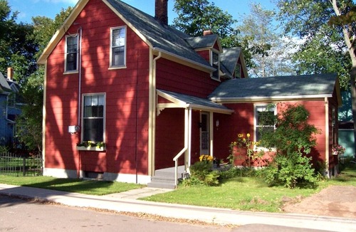 Charlottetown House | DOWNTOWN * VINTAGE VACATION HOUSE * 3 BEDROOMS * LICENSED SINCE 2007