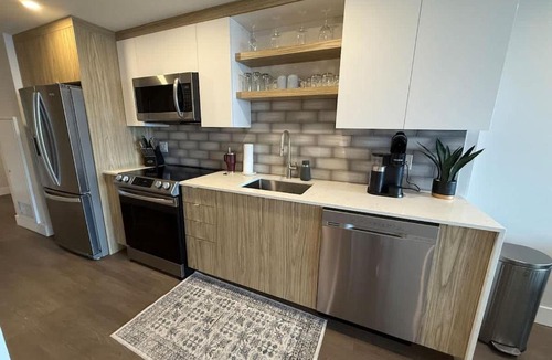 Downtown Halifax Apartment | Downtown Waterfront 1 Bedroom with AC and Gym