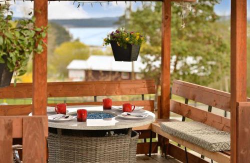 Regional District of Nanaimo House | Dragonfly Cottage by EMR Vacation Rentals