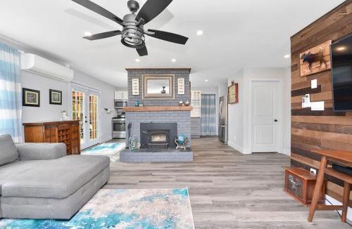 Regional District of Nanaimo House | Dragonfly Cottage by EMR Vacation Rentals