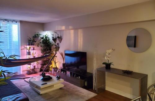 Upper Jarvis Apartment | DT Apt great view whit garden