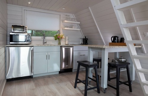 Tofino Hotel | Duffin Cove Oceanfront Lodging