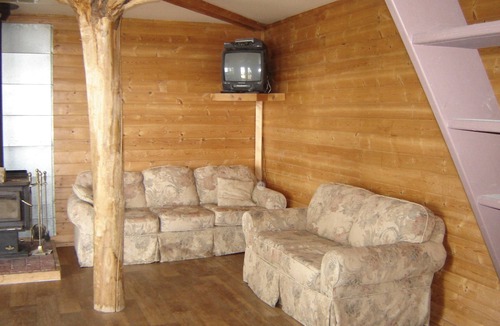Discovery Islands House | Eagletree Cottage -Secluded waterfront tranquility with spectacular view