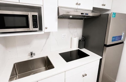 Renfrew-Collingwood House | Earles Cozy Vancouver 2B1B Suite Near Joyce Station