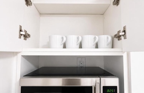 Renfrew-Collingwood House | Earles Cozy Vancouver 2B1B Suite Near Joyce Station