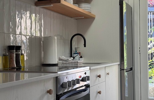 Port Renfrew Cabin | Ebb Cottage: Private Hot Tub