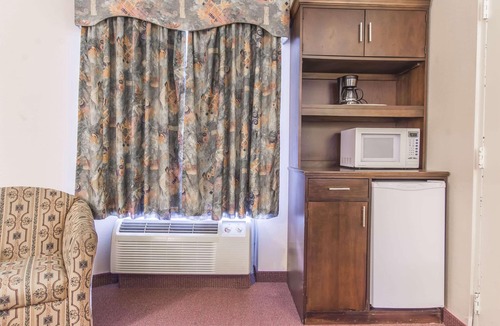 Orillia Hotel | Econo Lodge Orillia
