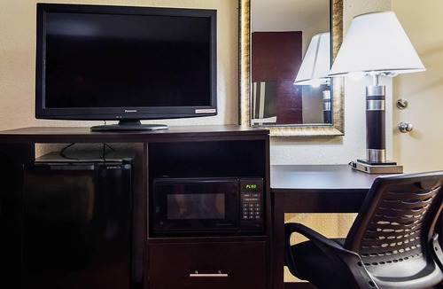 Durham Hotel | Econo Lodge Research Triangle Park