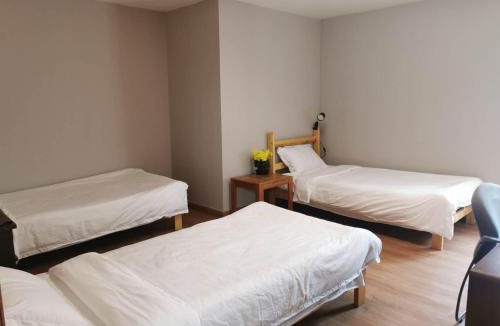 Commercial Cross Hostel | EcoSun Hostel