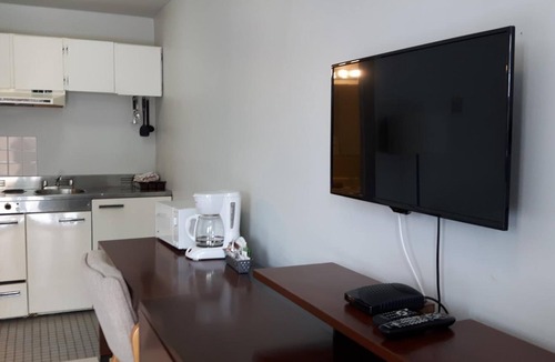 Sylvan Lake Hotel | Edgewater Inn