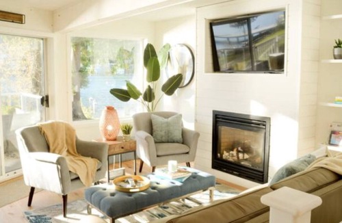 Cultus Lake House | Edgewater Romance at Cultus Lake