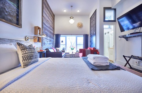 Stratford House | Edisons Inn