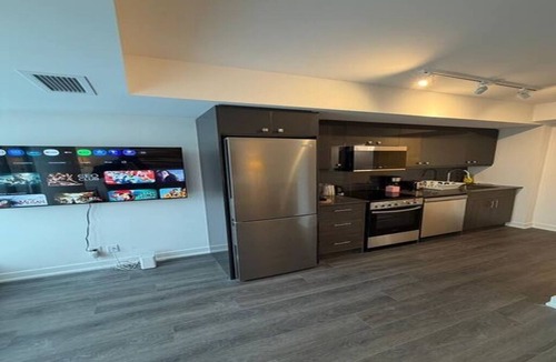 Birch Cliff Condo | Elegant 1-Bedroom Escape in Scarborough