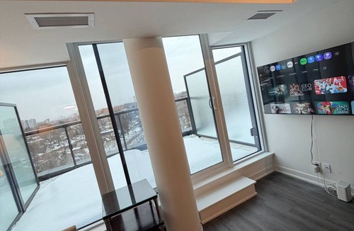 Birch Cliff Condo | Elegant 1-Bedroom Escape in Scarborough
