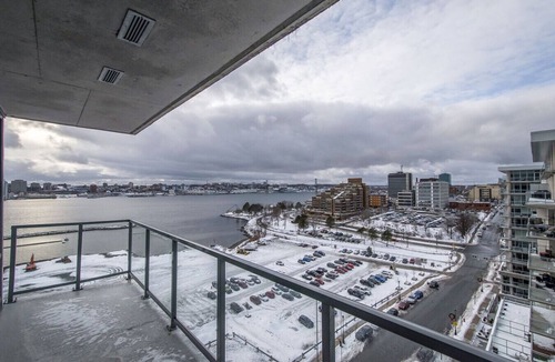 Downtown Apartment | Elegant 2BR Apt with Skyline Views near Waterfront