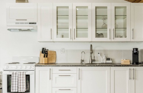 Middleton Apartment | Elegant home away from home - Valley View